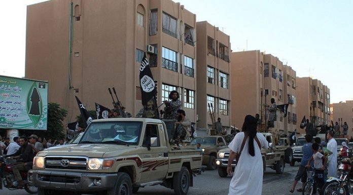 «داعش» يكمل استعداداته لـ«حرب شوارع» في الرقة، والأكراد يضيقون الخناق على المدينة مواكبين بحذر الحراك الأميركي ـ التركي